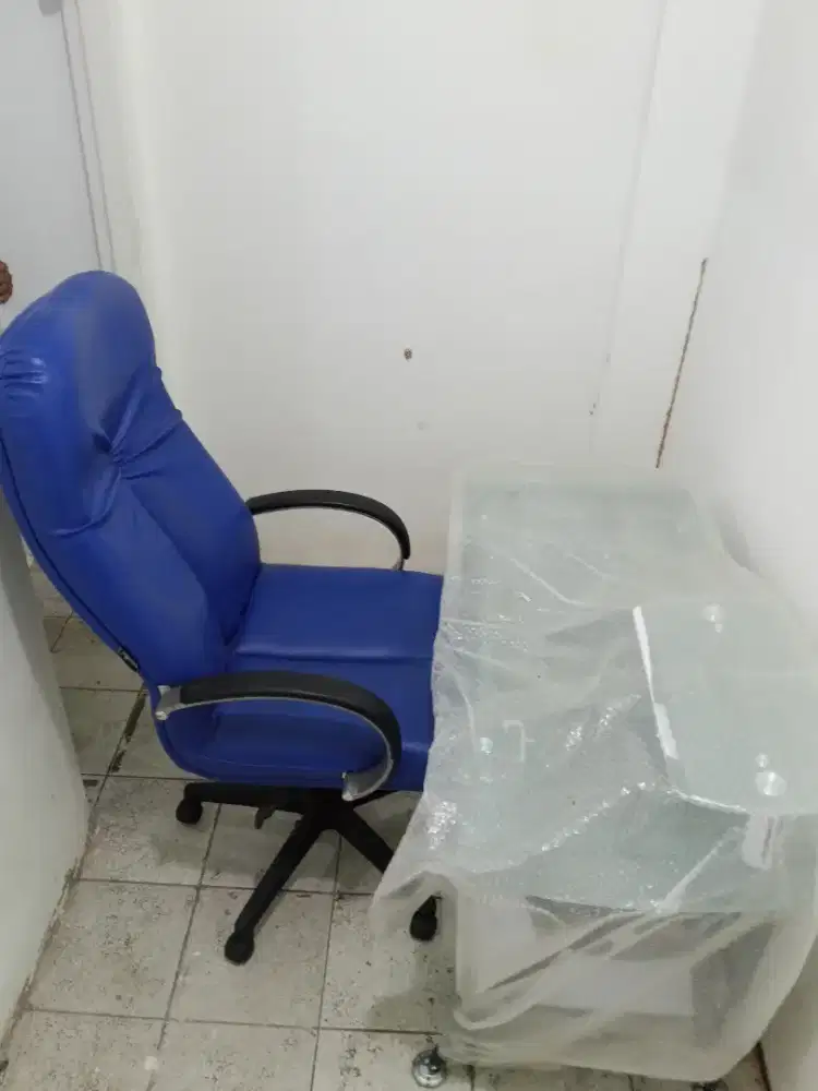 Dijual 1 set Kursi + Meja Kantor