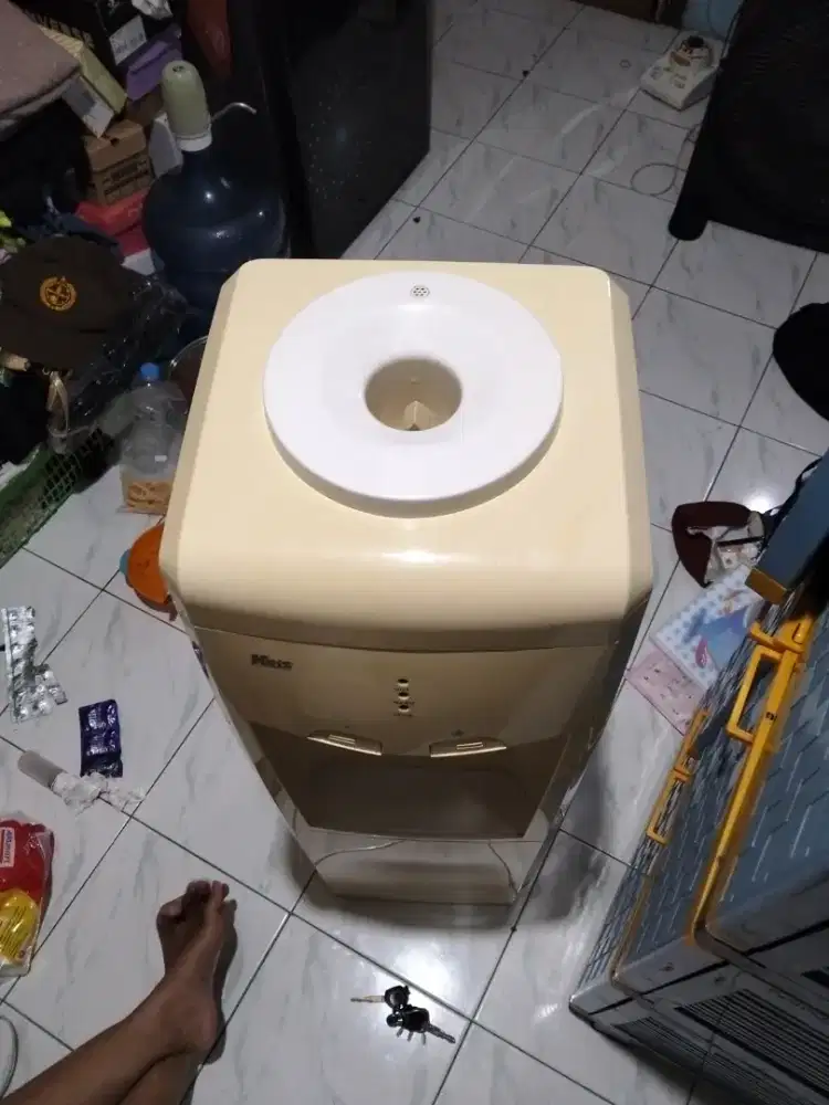 dispenser panas dan dingin