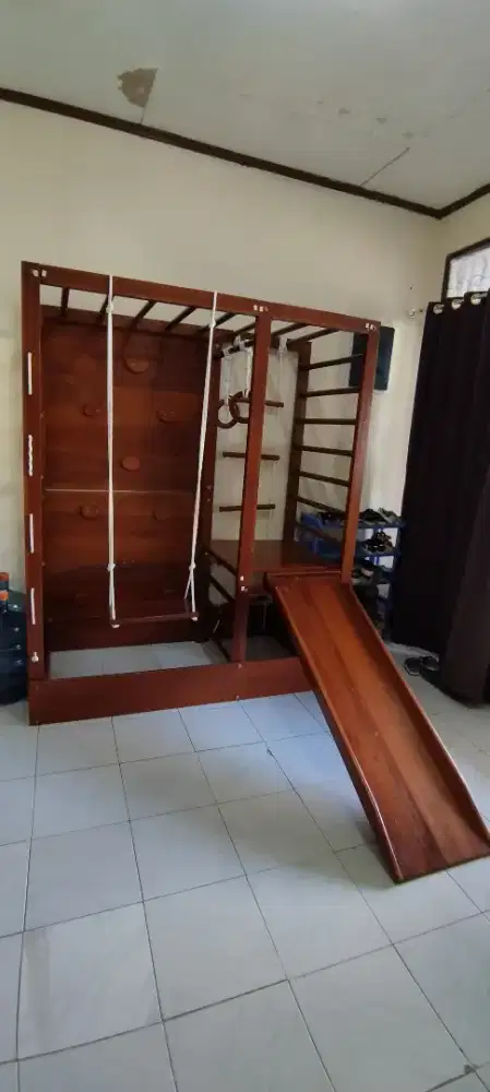 PRELOVED BRAKIASI ANAK MONKEY BAR KAYU MAHONI