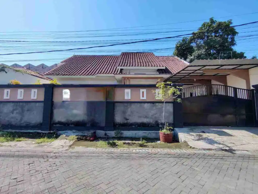 7,9 jt-an‼️Dijual Rumah Besar Kutisari Selatan dekat UK Petra 
Luas Tanah : 340 m² (Lebar 15 m)