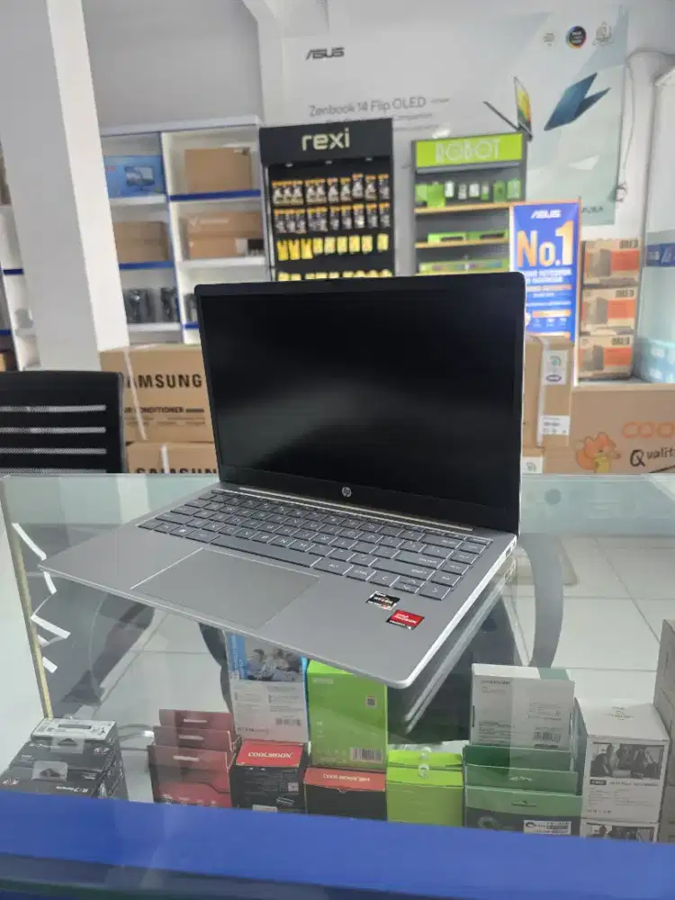 LAPTOP HP14s EM033 RYZEN3 7320 RAM 8GB SSD 512GB