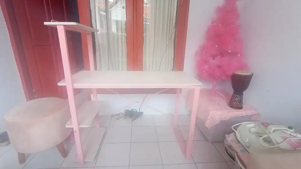 Informa Meja Belajar -Tomo Study Desk Pink - Bekas