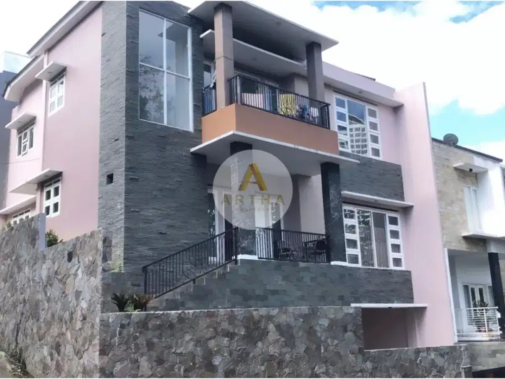Rumah 3 lantai di Citra Green Dago Bandung