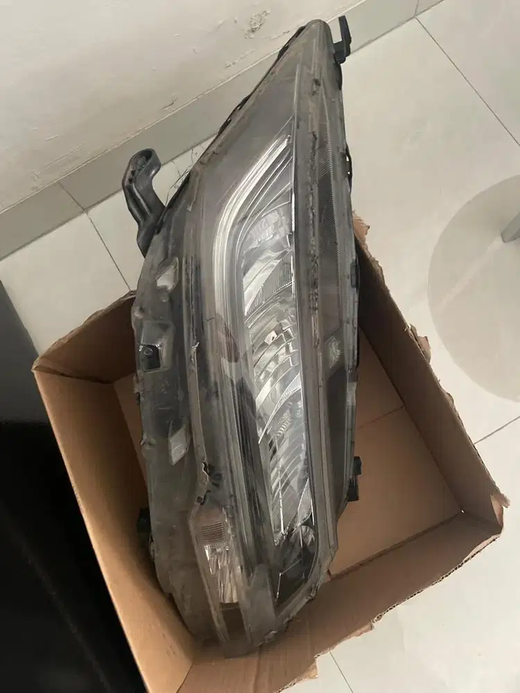 Headlamp kanan (R) all new rush 2022