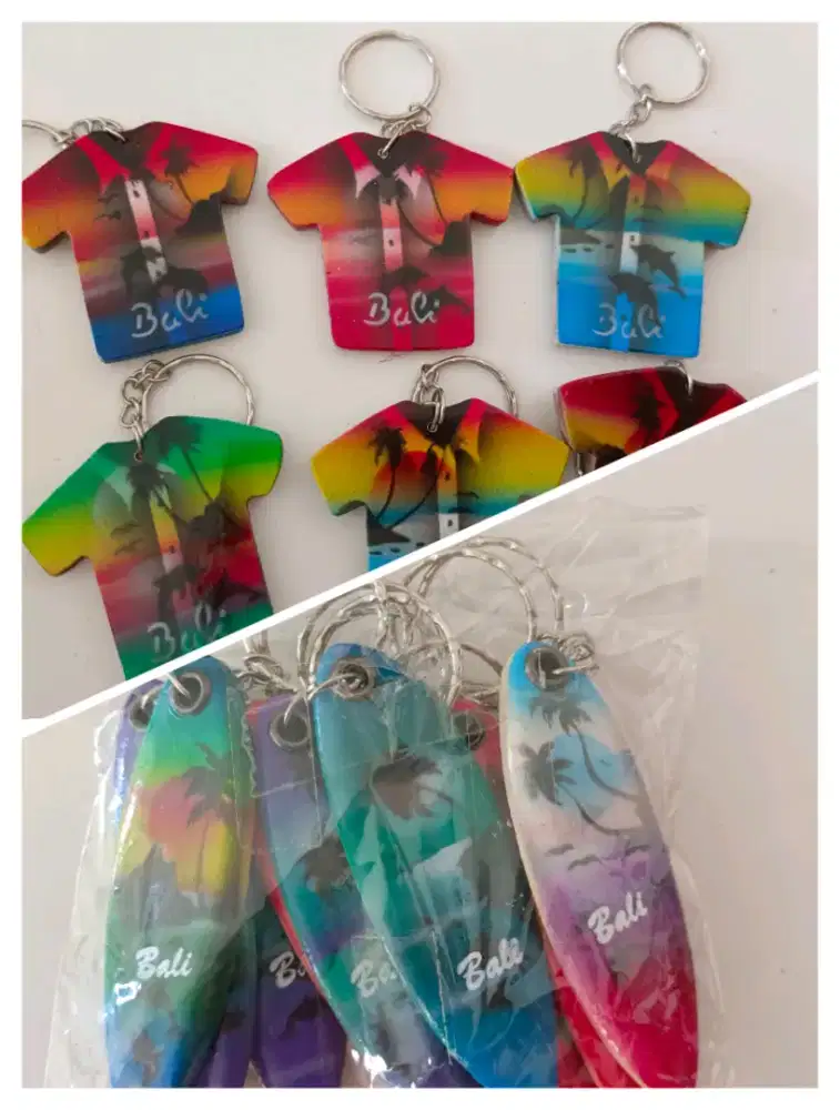 Dijual Borongan satu Paket Souvenir gantungan kunci