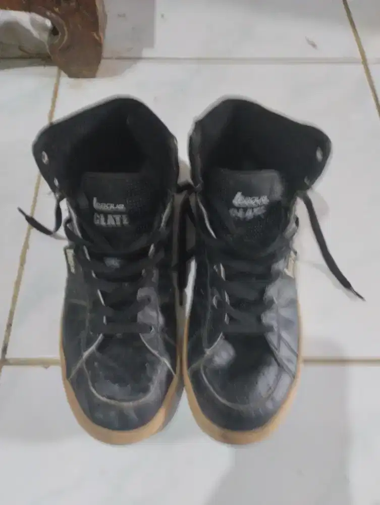 Sepatu full black size 41