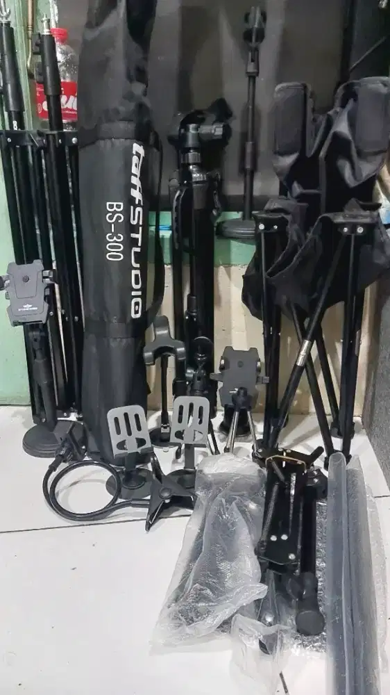 Tripod ukuran berbeda