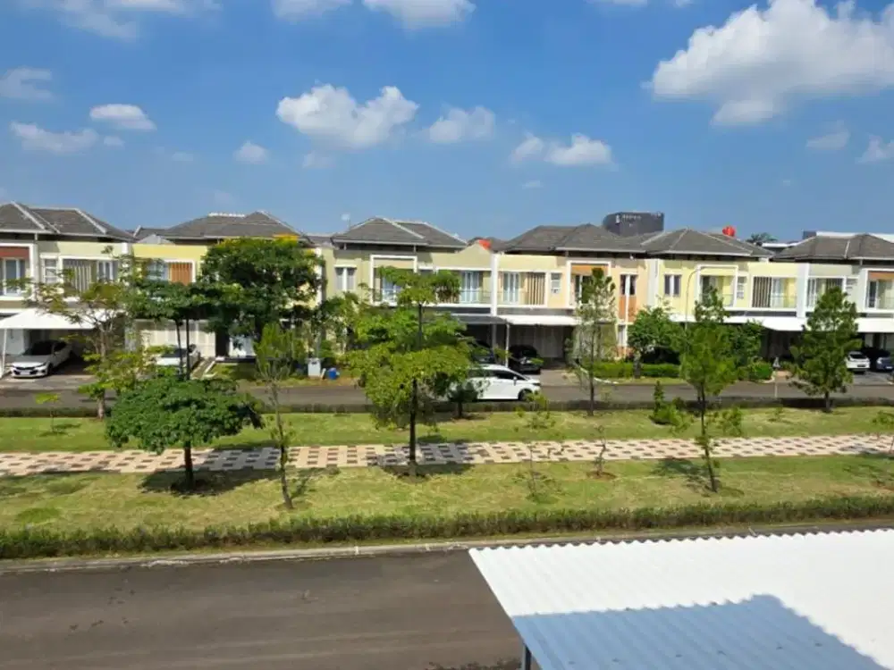 RUMAH DEPAN TAMAN SAN LORENZO GADING SERPONG