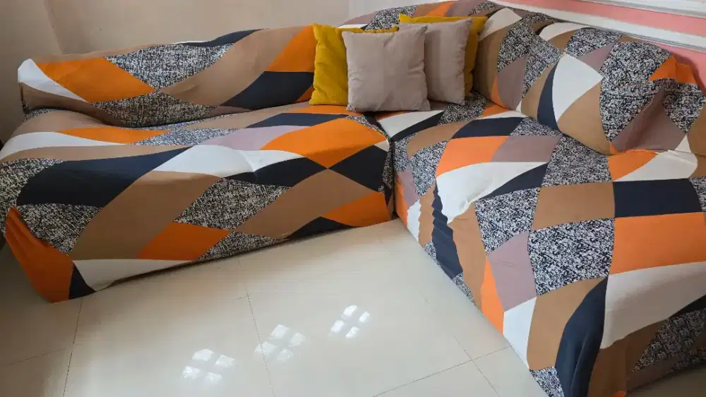 Kursi sofa sudut informa