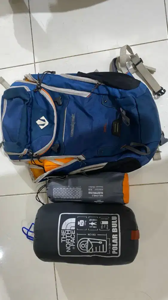 Westpack 30 ltr, Sleeping bag The North Face, Sleeping Pad Nature Hike