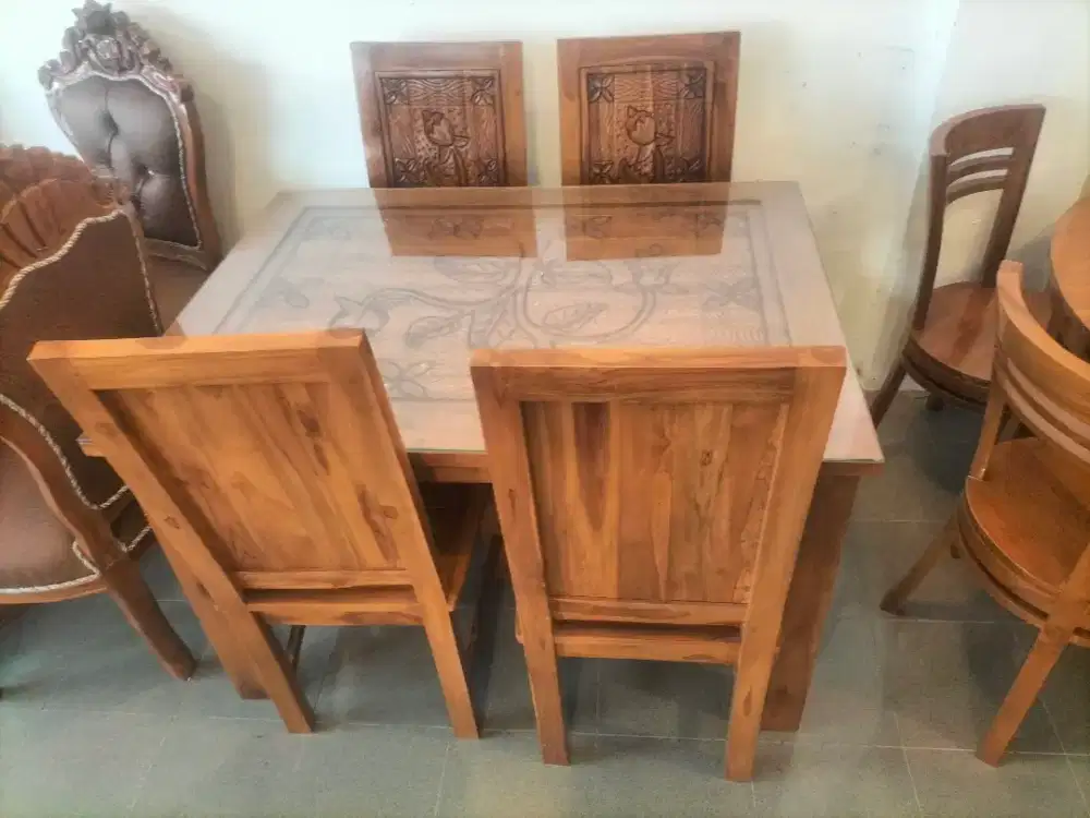 Meja Makan Jati 4 Kursi