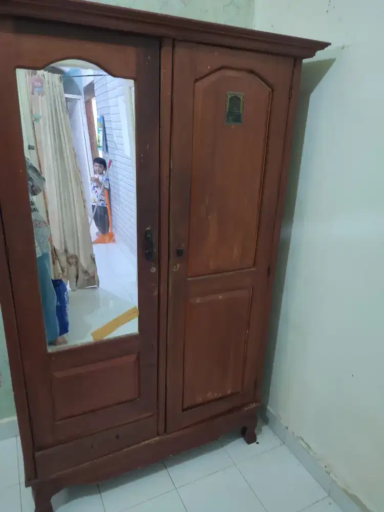 Dijual lemari pakaian