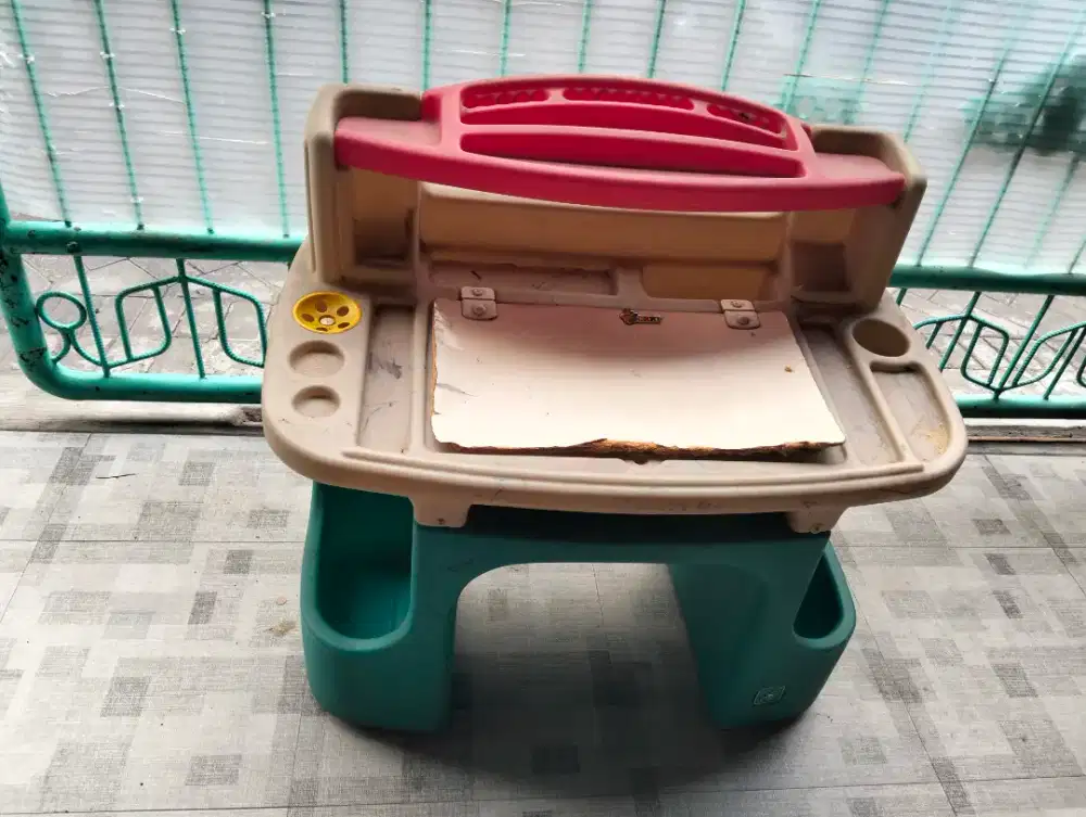 Meja Seni Anak Tebal