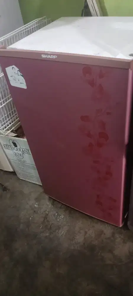 Jual kulkas Sharp normal dan garansi satu bulan
