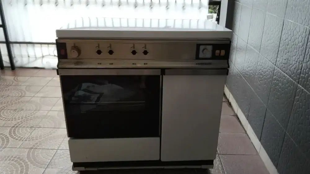 Oven dengan 4 kompor