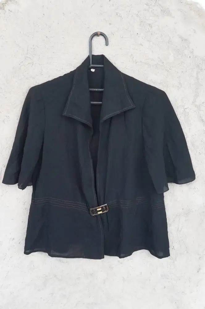 Black Outer Blazer Berkerah Terawang | Blazer Pendek Wanita
