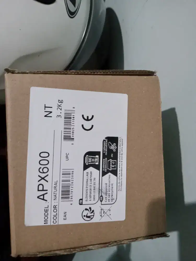 Gitar akustik electrik YAMAHA APX 600