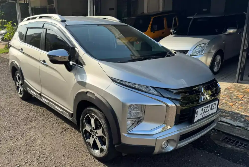 Mitsubishi Xpander Cross 2020, manual (MT), Tangan Pertama