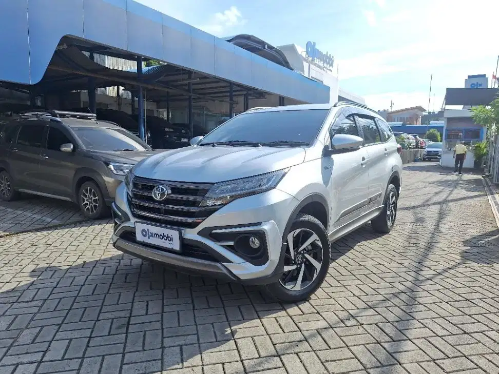 LOW DP Toyota Rush 1.5 S GR Sport Bensin-AT 2022 FKK