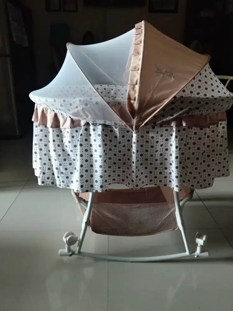 Box Bayi Pliko Alma bisa ayun (preloved)