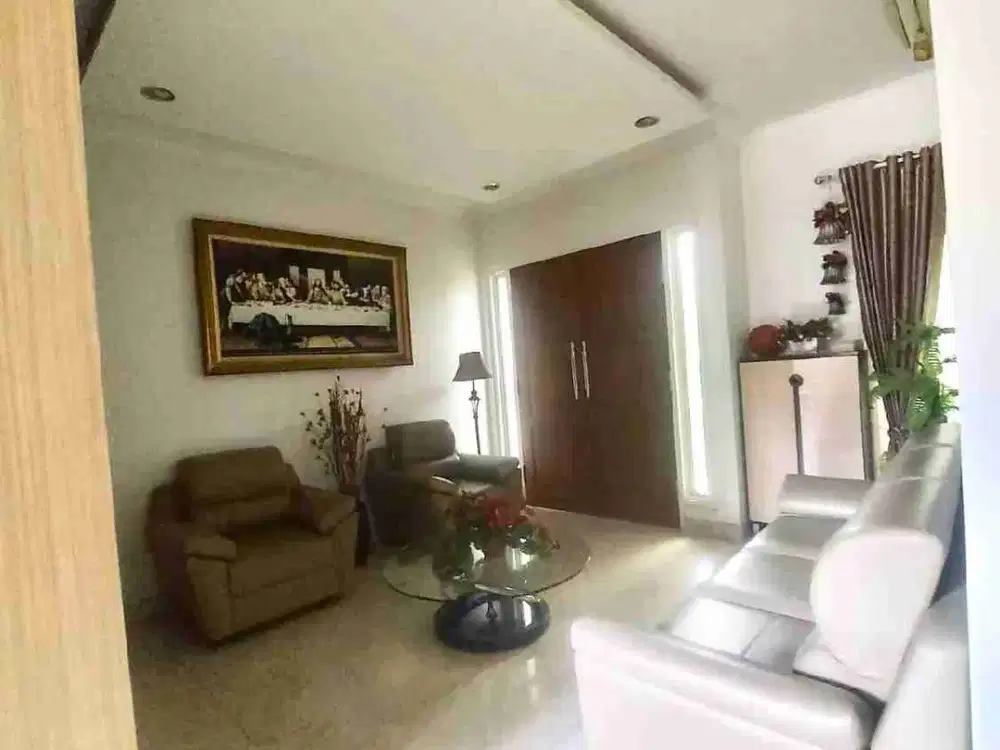 Dijual Murah Rumah Mewah Taman Diponegoro Jln Gunung Pelangi Bagus