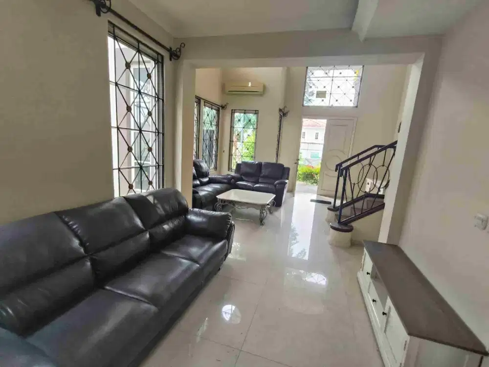 Dijual Murah Rumah Mewah Taman Beverly Golf