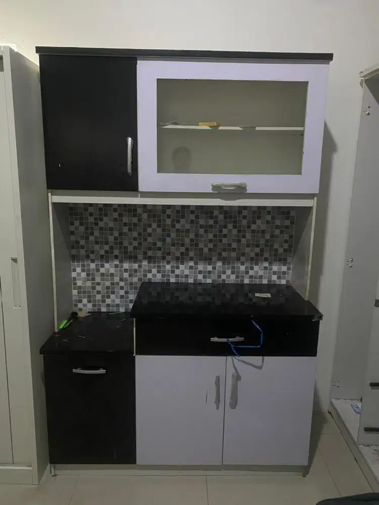 Lemari piring dapur