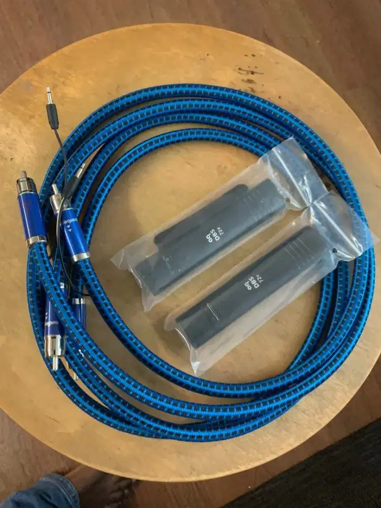 Audioquest SKY RCA audio speaker with 72V kabel DBS Interconnect