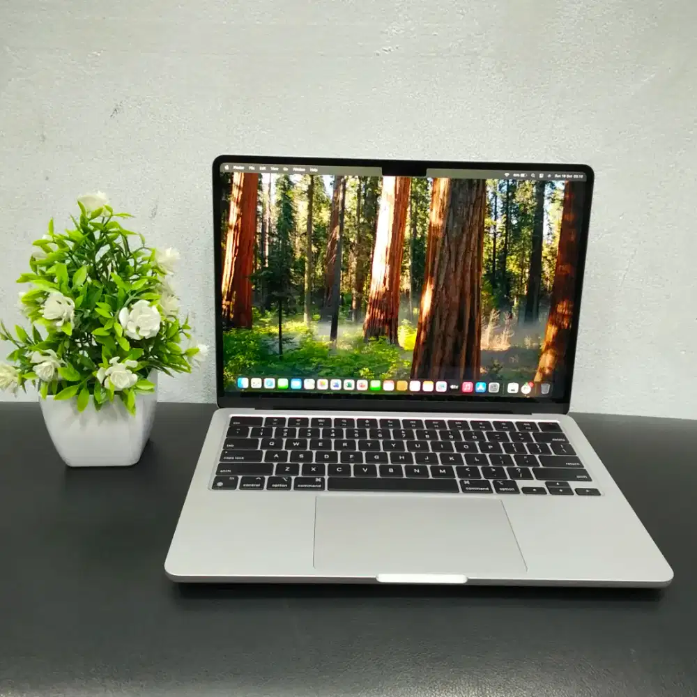 Macbook Air Retina 13-inch 2022 Chip M2 RAM 8GB SSD 256GB ( Second )