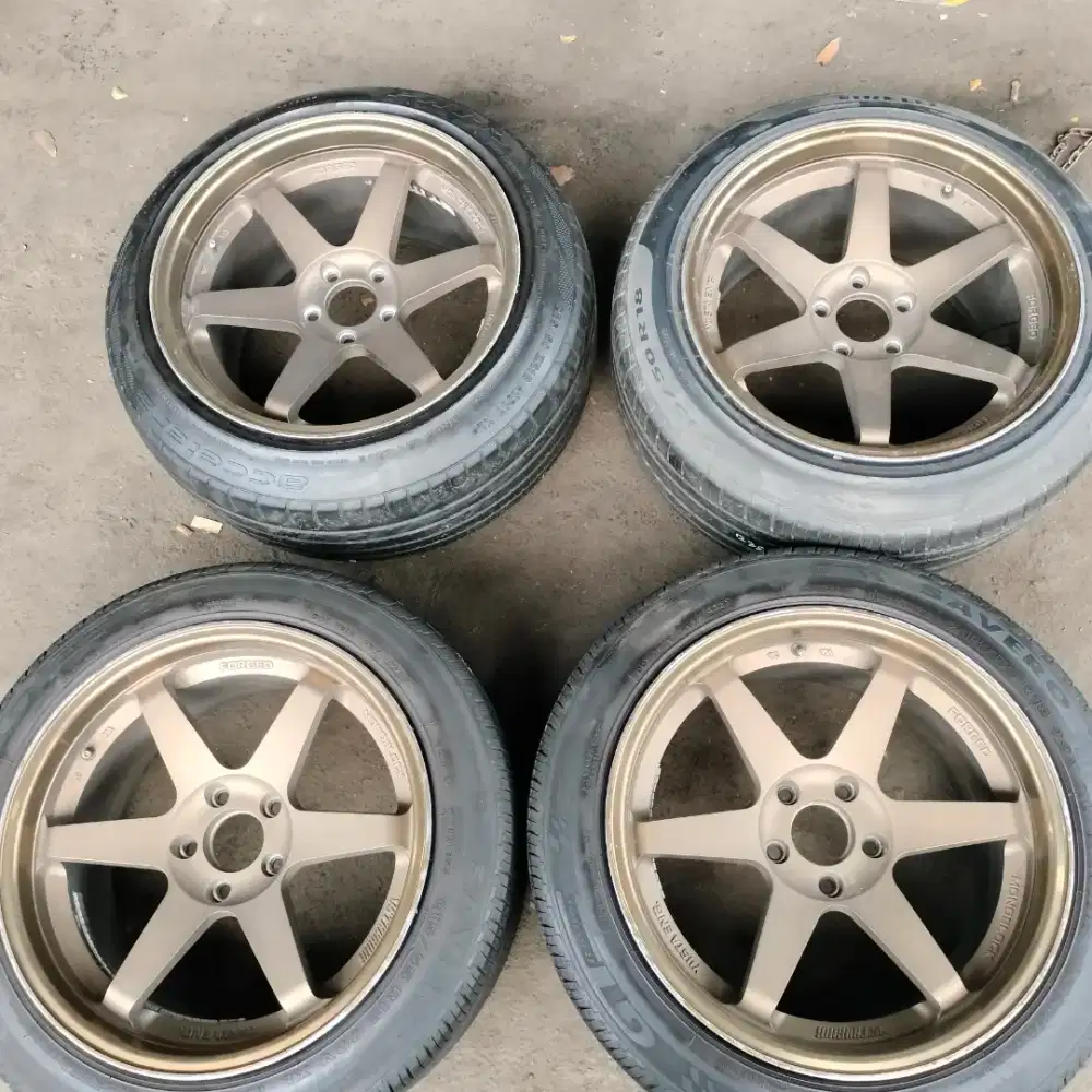 Velg te37 ring 18x9,5-10,5 pcd 5x114,3 ET 30 ban 215/55-235/50 R18