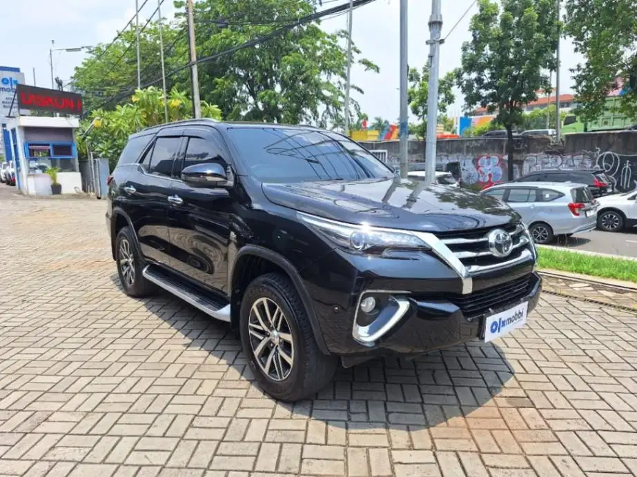 LOW DP Toyota Fortuner 2.7 4x2 SRZ Bensin-AT 2018 BJV