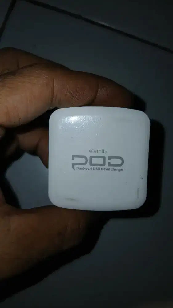 Dual-port USB Travel Charger