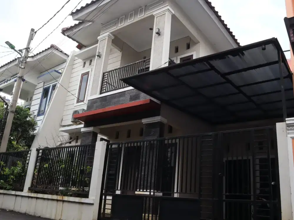 Rumah seken Kalisari,strategis berada dalam Cluster pinggir jalan