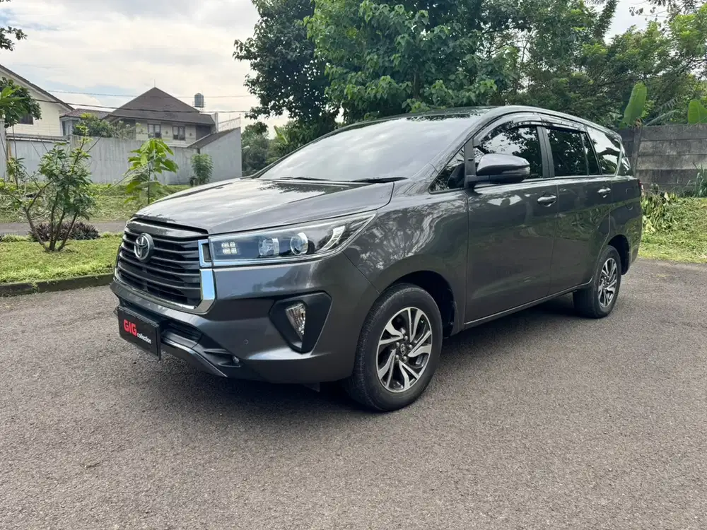 Innova 2.4 V Diesel A/T 2021 LOW KM