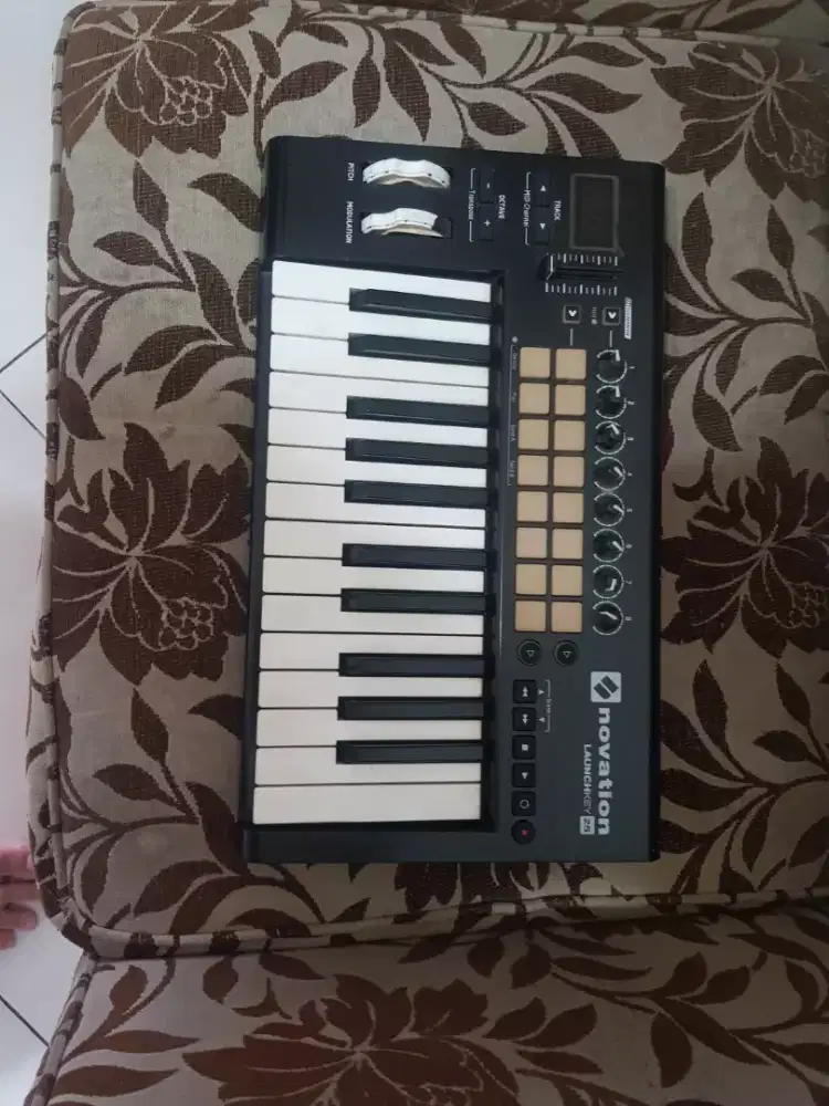 Novation launchkey 25 normal dan ori