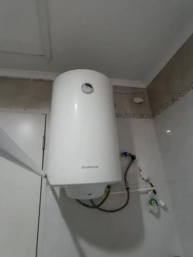 JUAL WATER HEATER ARISTON 80 LITER