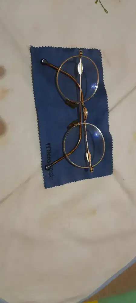 Kacamata frame bulat