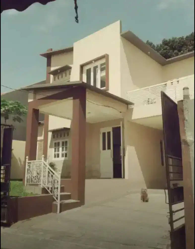 RUMAH MEWAH ELEGANT DI JATIBENING