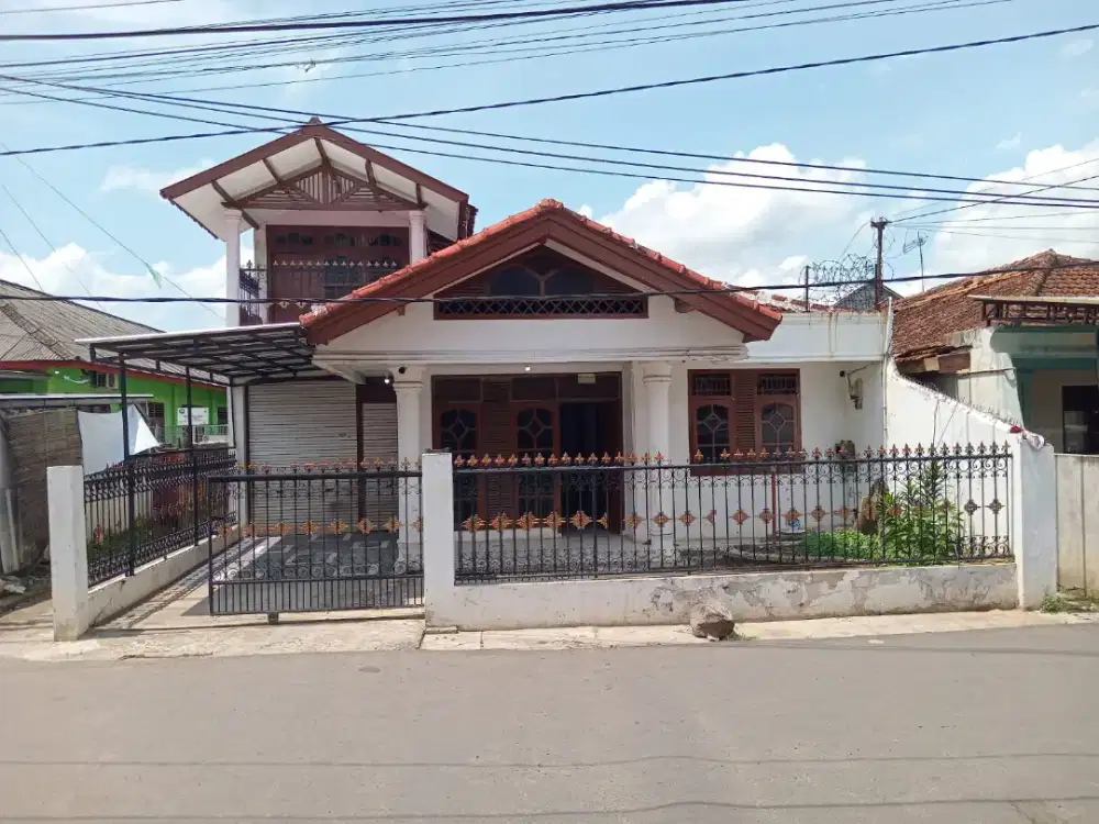 Disewakan rumah di lokasi strategis