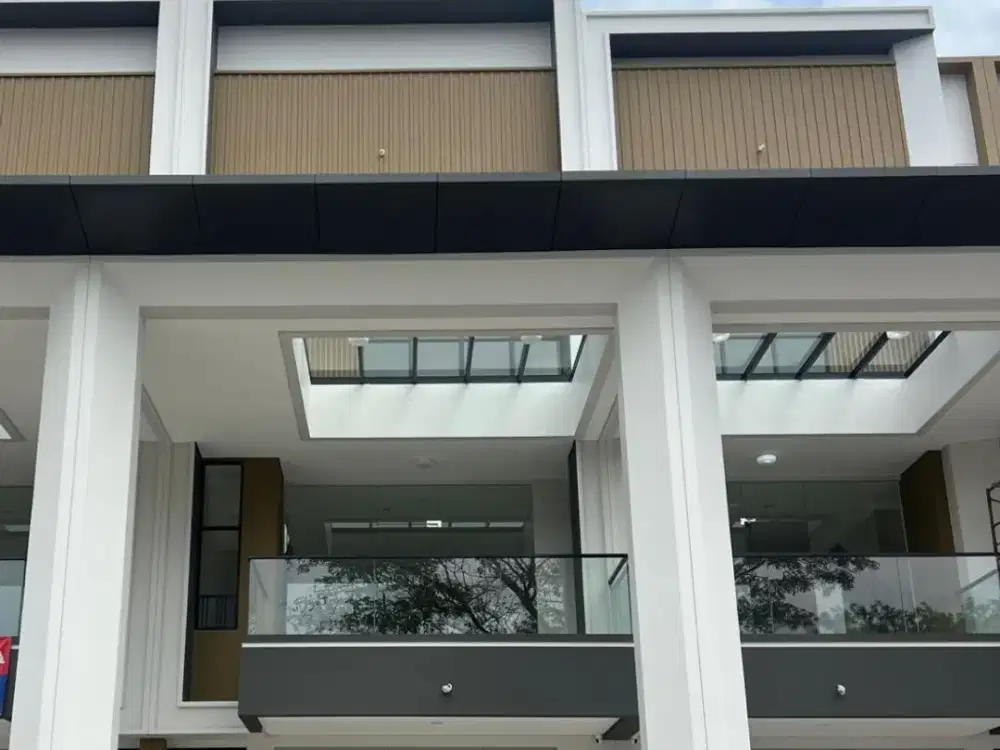 Ruko 3 Lt Model Alfresco Hadap Jalan di Menteng Studio Loft Gading Serpong