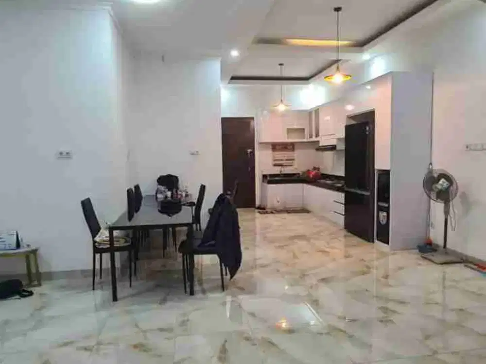 Dijual rumah 3 lantai dijagakarsa jak sel