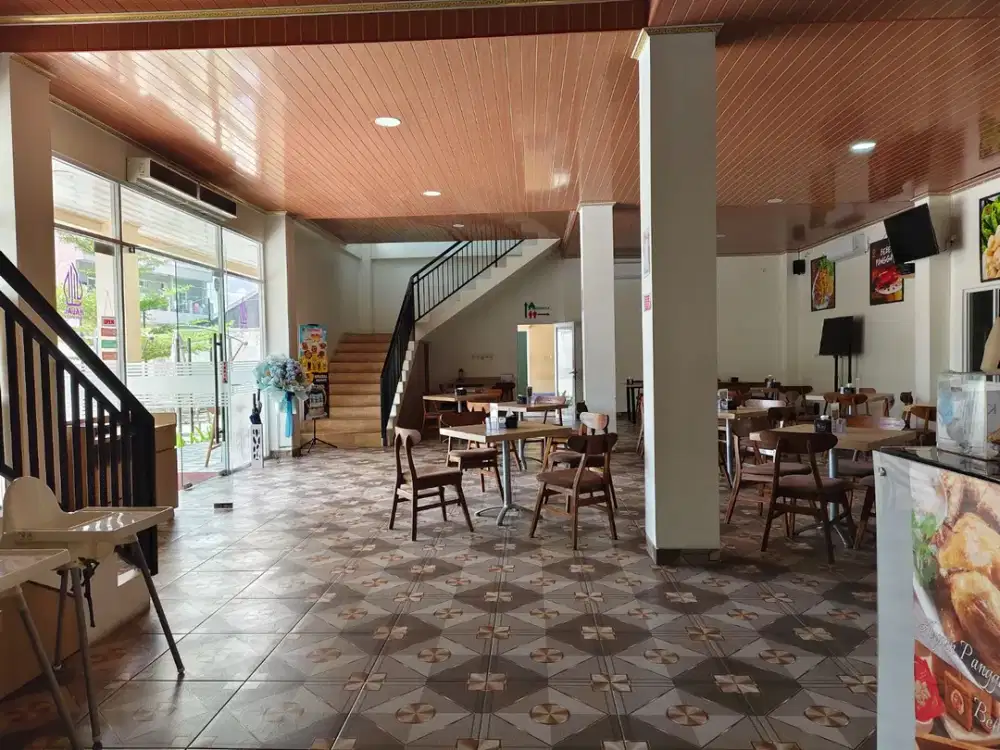 Ruang Usaha Resto Aktif Lokasi Bagus Dekat Summarecon Bekasi