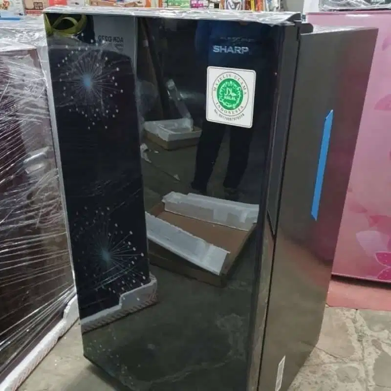 Kulkas sharp 1 pintu .pemakaian 1 bulan