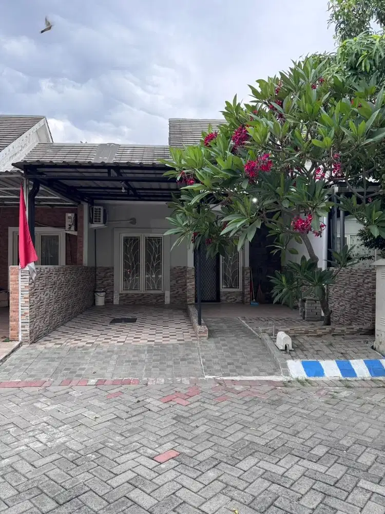 Disewakan rumah nyaman di Taman Dhika Sidoarjo