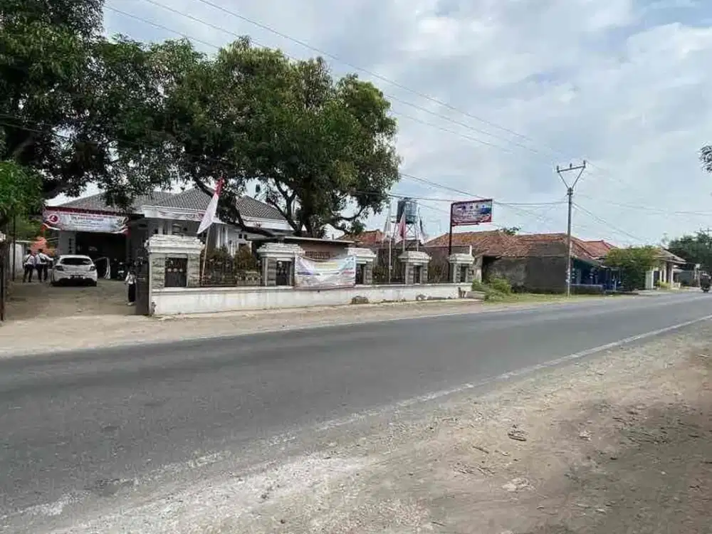 RUMAH MAJALENGKA ZONA GUDANG PINGGIR JALAN DEKAT PASAR PRAPATAN