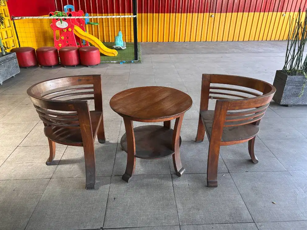 Set Meja Kursi Cafe / Teras (1 Meja 2 Kursi) Kayu Solid Kokoh Bekas