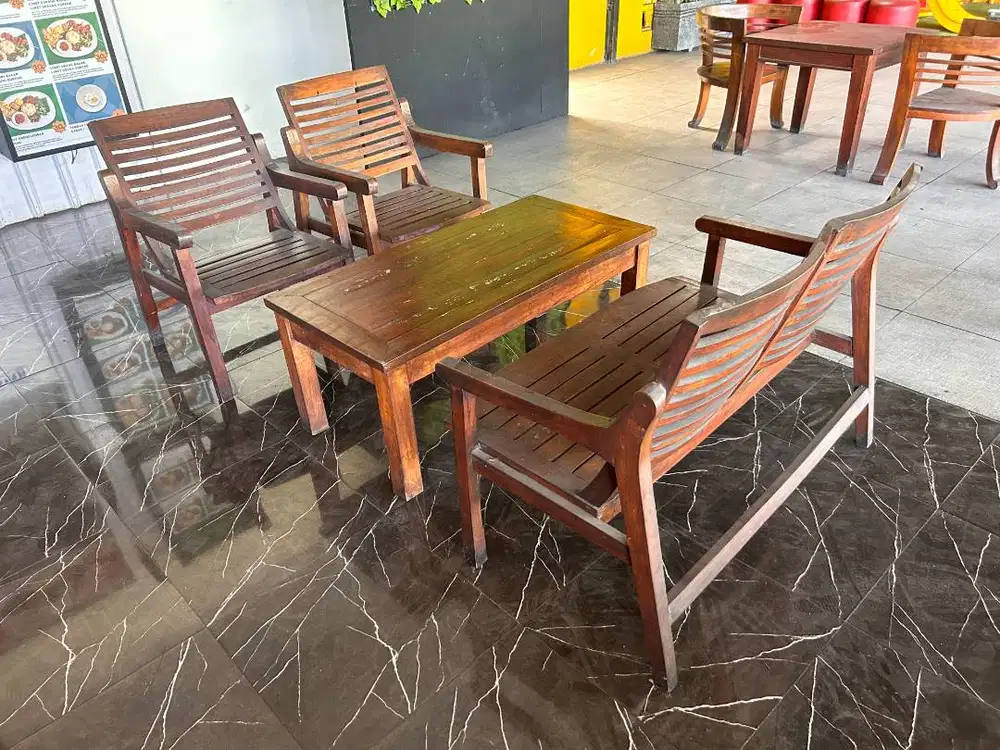 Dijual 3 Set Kursi Teras Kayu Solid (2-1-1 + Meja)
