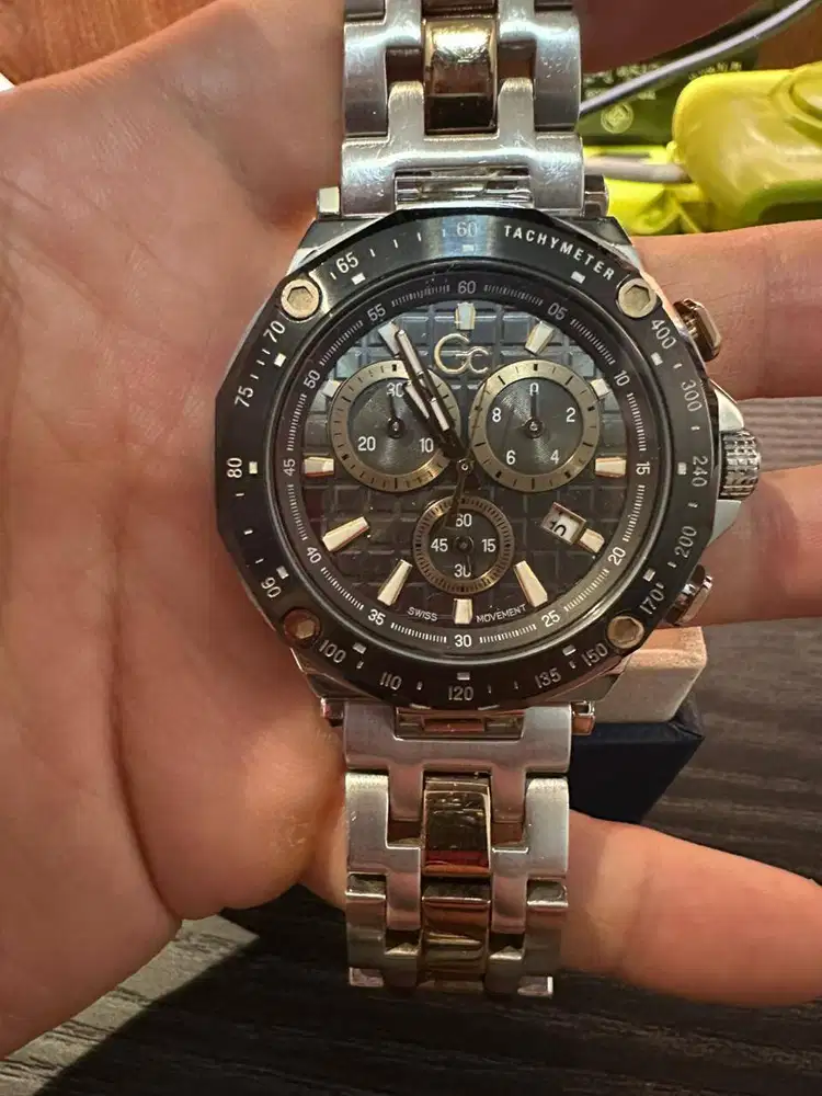 Jam Tangan GC Y81002G5MF Men Black Dial Stainless Steel