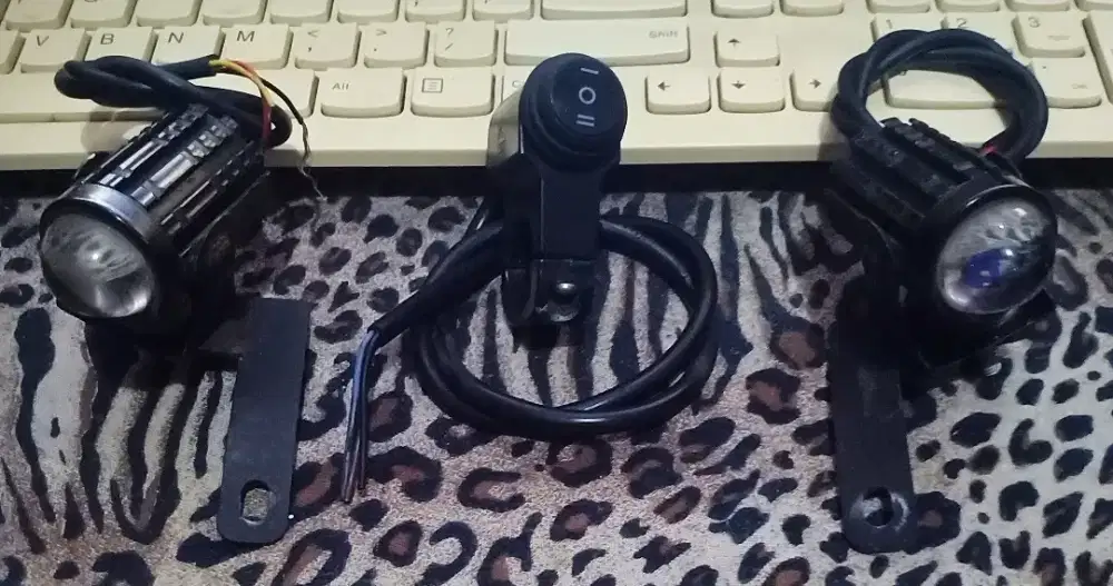 Lampu tembak d2laser + Saklar + breket ex PCX160