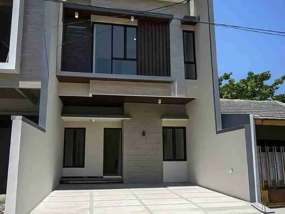 WISMA MUKTI BARU GRESS ‼️ Rumah 2 Lantai Klampis Semolo Row Jalan 4 Mobil